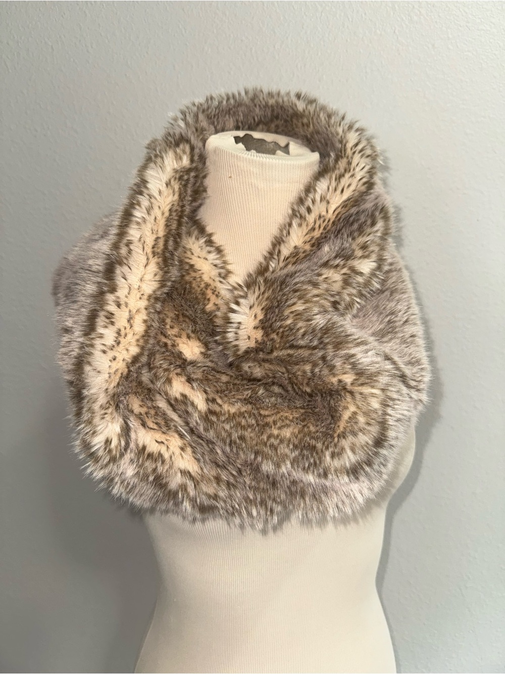Aerie Real Obsessed cozy brown faux fur infinity scarf/neck warmer